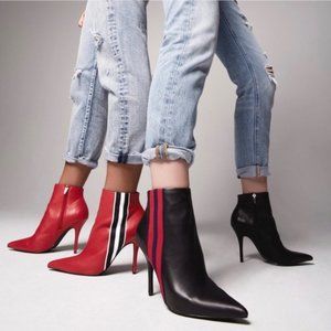 NWT Steve Madden Racing Stripe Bottie Heels